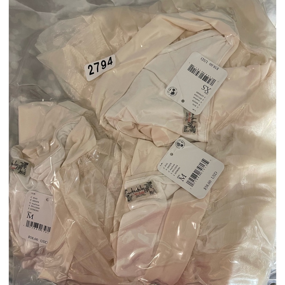 Free People Paper Planes Bodysuit / Pearled Ivory NWT SZ XS and M - Picture 5 of 9